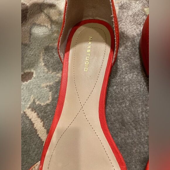 Red Max Studio Minimalist Sandal - Picture 2 of 11